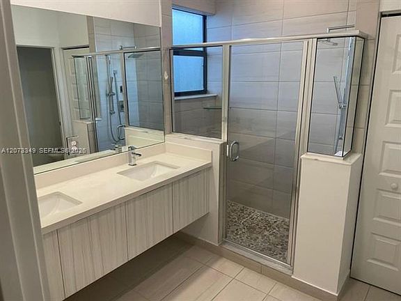 5th image of 10445 NW 81st Ter #Townhouse 10445