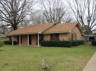 446 W Magnolia St, Garrison, TX 75946
