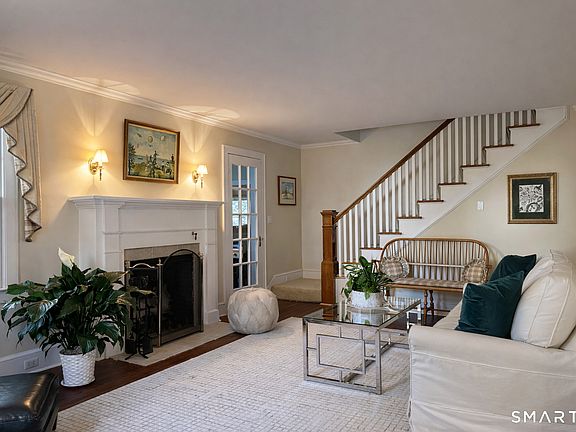 2nd image of 12 Ludlow Manor