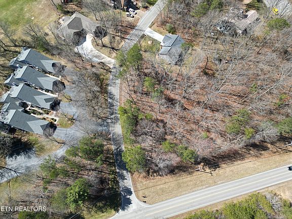 4th image of 556 Westchester Dr