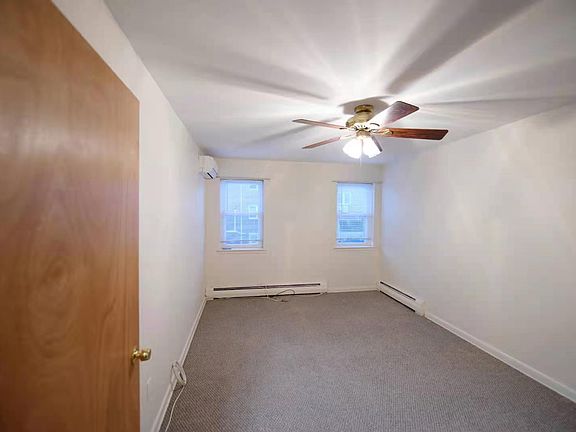 4th image of 109 27th Ave