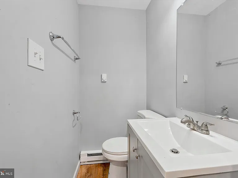 203 Commonwealth Ave — Photo 6
