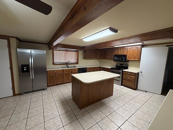 4th image of 5815 Fm 2204 #111