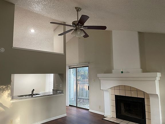 3rd image of 4110 Sunrise Point Dr