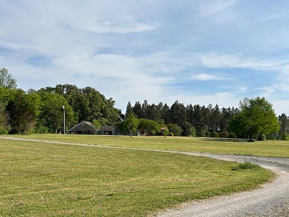3rd image of 15524 Buggs Ferry Rd
