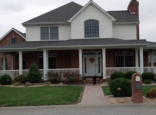 520 N Tyler St, Trenton, IL