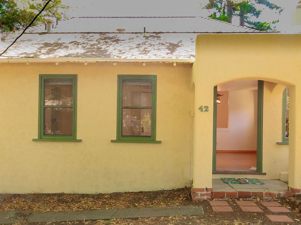 1st image of 42 Amicita Ave