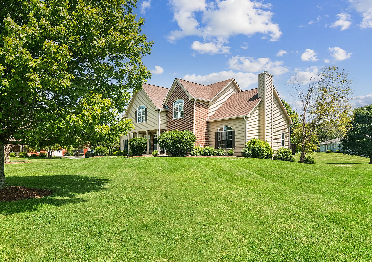 175 Clover Hill Ln, North Barrington, IL 60010 | Zillow