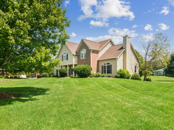 175 Clover Hill Ln, North Barrington, IL 60010