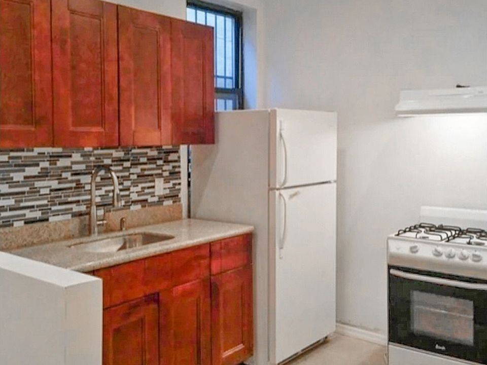 2nd image of 268 Boerum St #5M