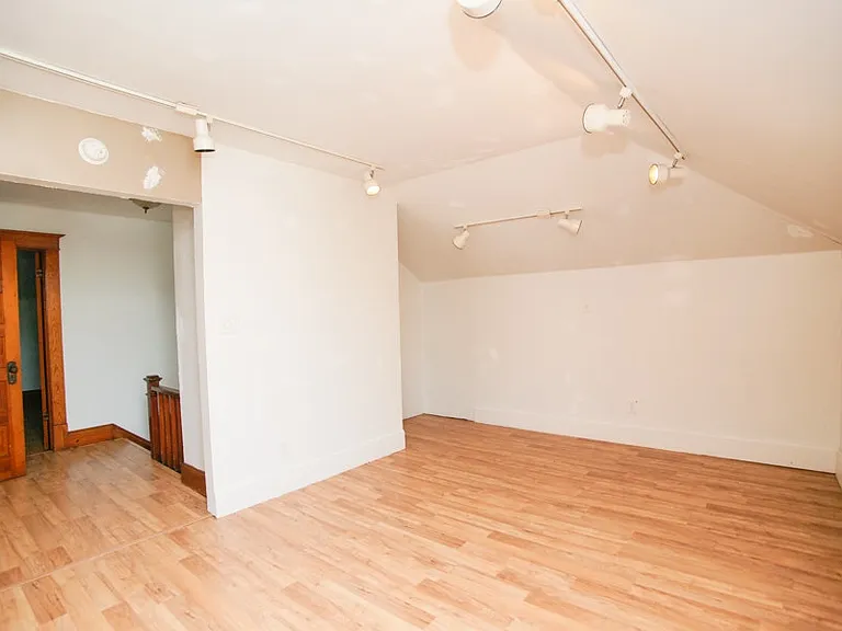 305 S Broadway St #1/2 — Photo 9