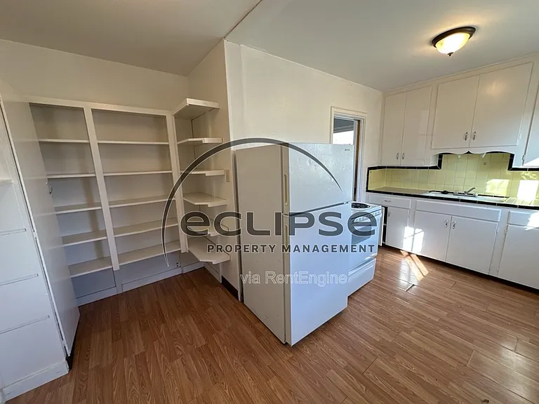 1823 Gunnison Ave — Photo 8