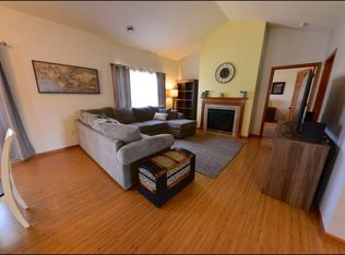 W170N5574 Ridgewood Dr, Menomonee Falls, WI 53051