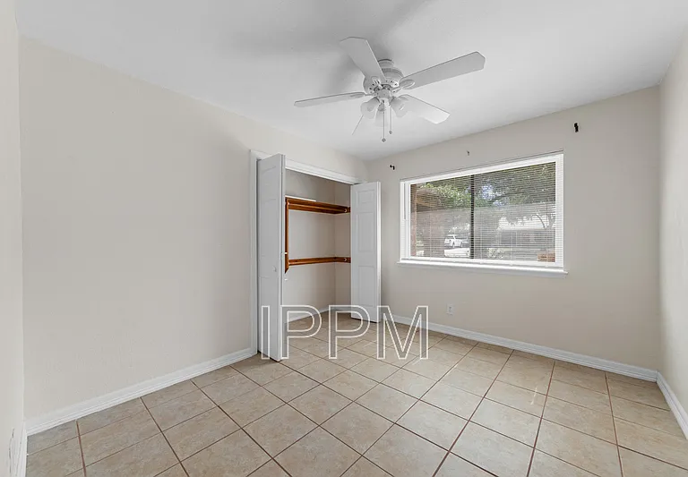 609 Inverary Dr — Photo 16