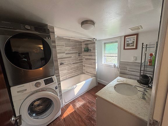 5th image of 6212 Oak Ln