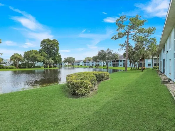 121 Wading Bird CIR #103, NAPLES, FL 34110