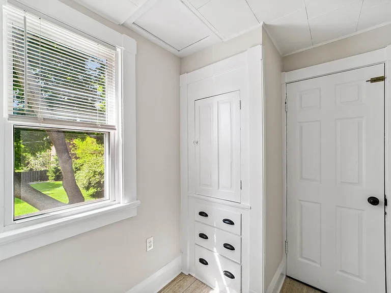 1638 Mars Ave #UP — Photo 10