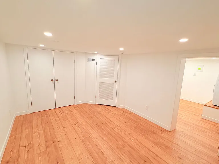 3300 Meade St — Photo 25