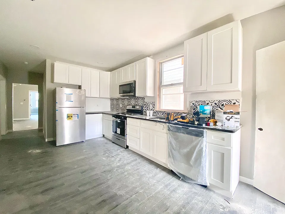 173 Claremont Ave #2