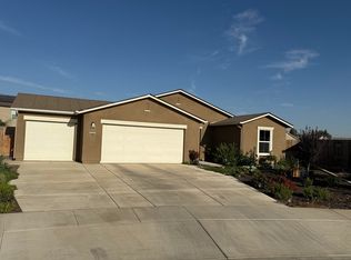 1155 Spyglass Street, Tulare, CA 93274
