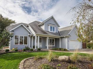 7749 W Pineberry Ct, Franklin, WI 53132