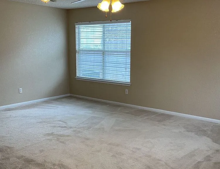 1701 Tanglewood Dr — Photo 10