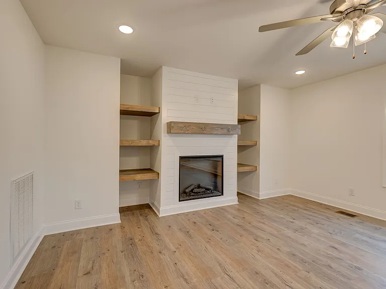 1385 Harmon Ln — Photo 43