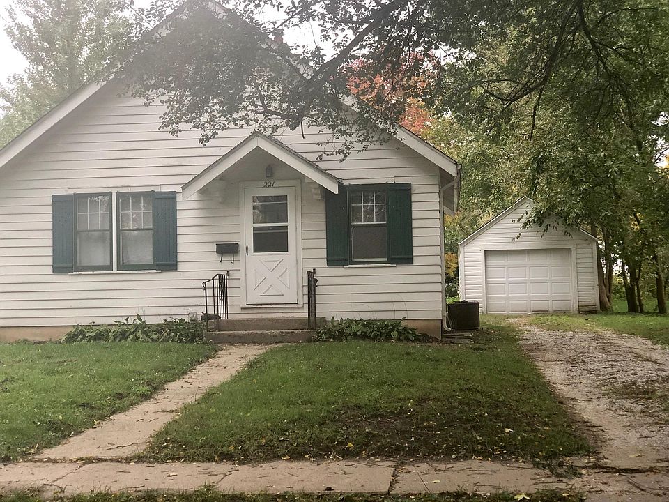 1st image of 221 S Maple Ave