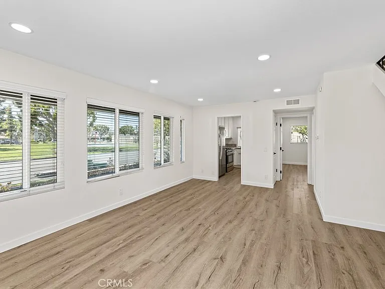 51 Golden Glen St #1 — Photo 2