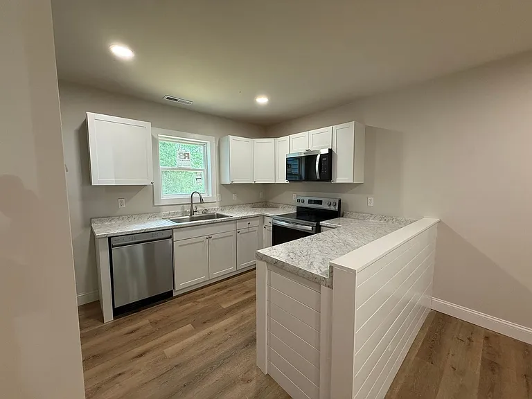 30 Broad Vista Blvd — Photo 3