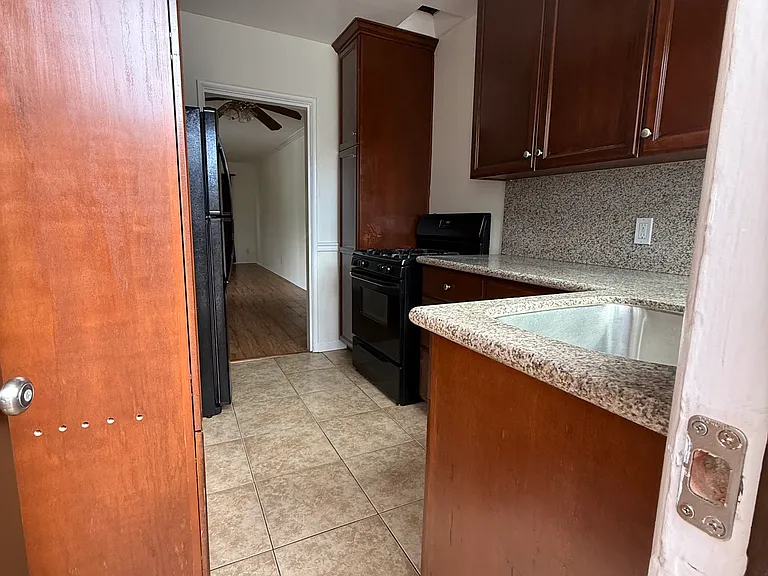 Kitchen with lots of cabinets