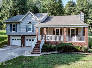 104 Rachel St, Morganton, NC 28655