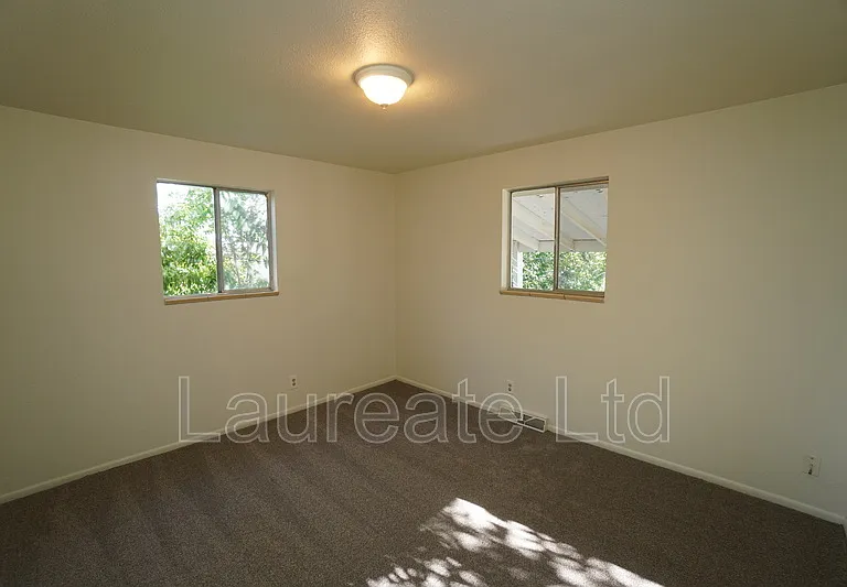 3330 W Mountain Rd — Photo 8