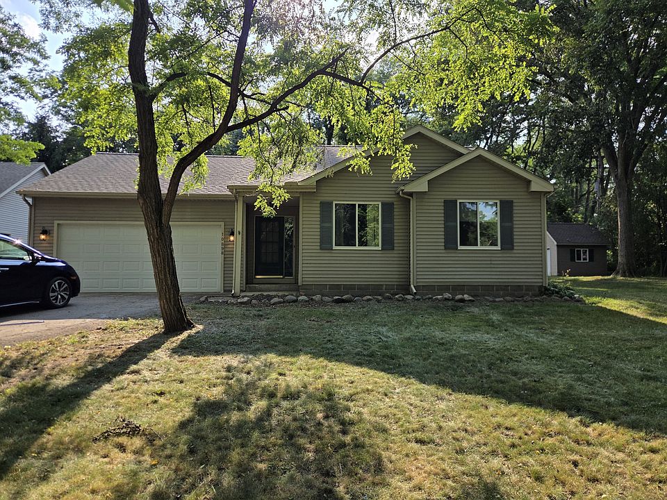 1st image of 10898 Hall Rd