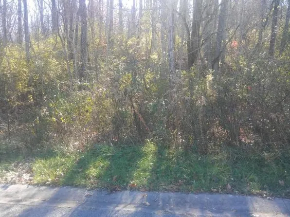 108 Old Hickory Ct, Oak Ridge, TN 37830