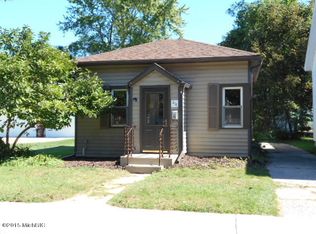 418 N William St, Ludington, MI 49431