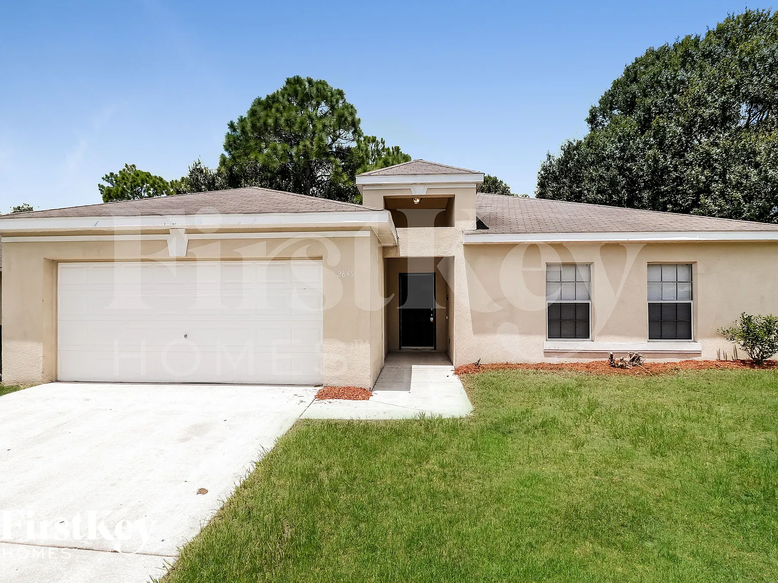 4 bed, 2.0 bath, 1400 sqft, $1,455 — Photo 1