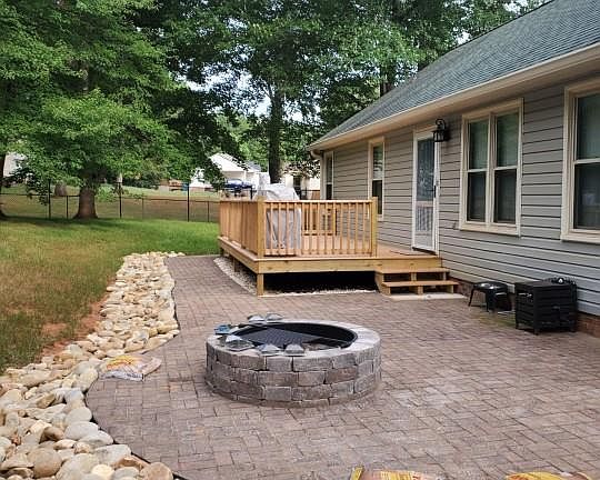2nd image of 213 Laurel Creek Dr