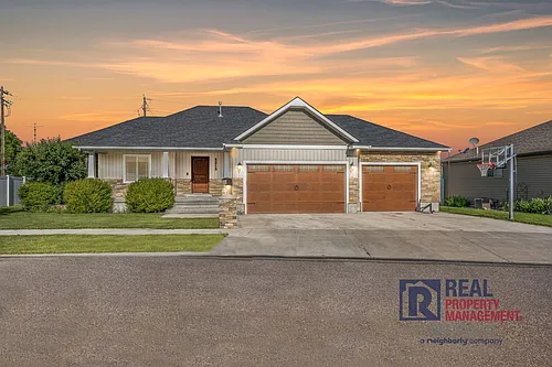 5215 Kymball Dr Photo 1