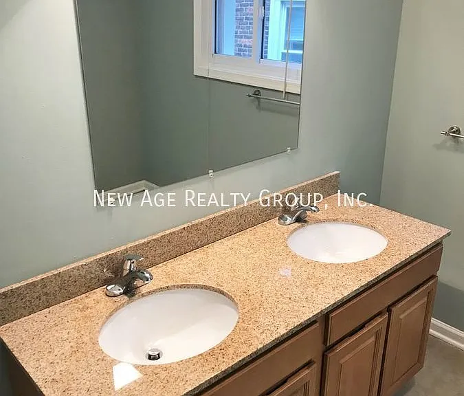 244 W Girard Ave #2 — Photo 9