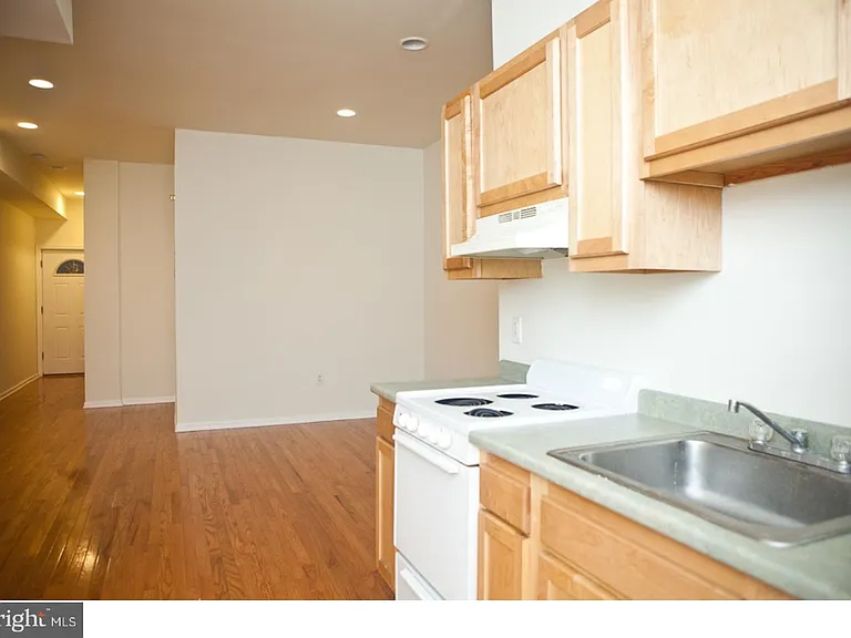 1531 Poplar St #1 — Photo 2