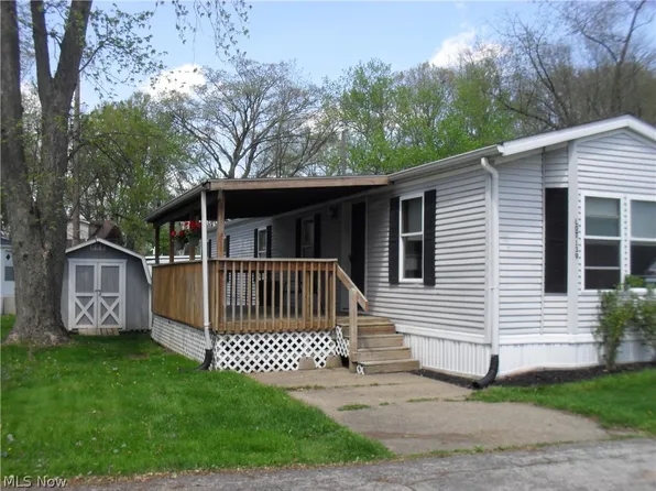 2359 Begonia Ave NE, Canton, OH 44705