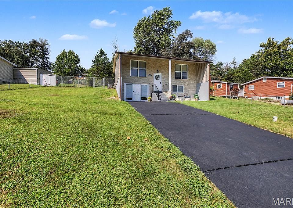 1st image of 2841 Paula Ln