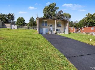 2841 Paula Ln, High Ridge, MO 63049
