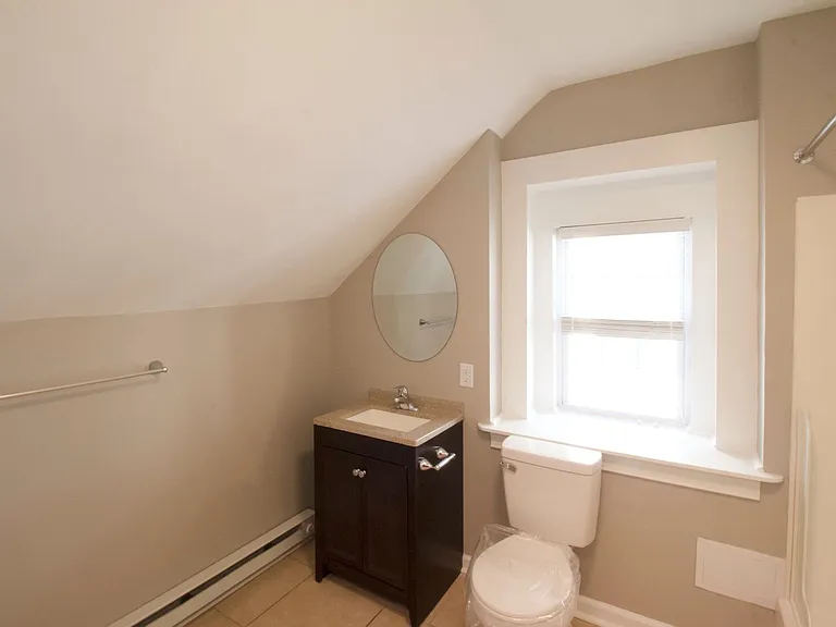 117 Chestnut St #E — Photo 11