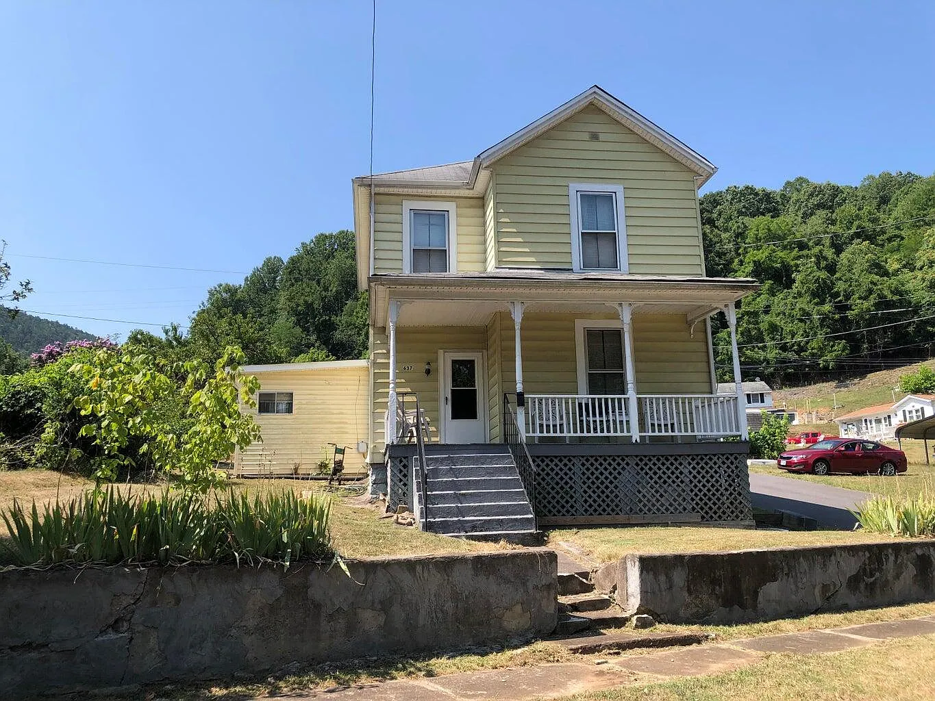 637 Verge St photo 1