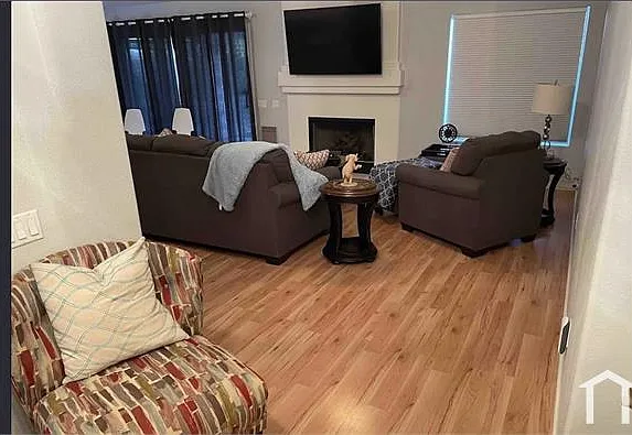 6334 W Potter Dr — Photo 9