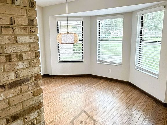5th image of 4530 SW 46th St