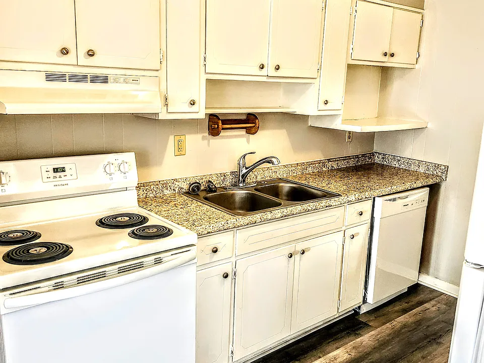 Kitchen with newer appliances