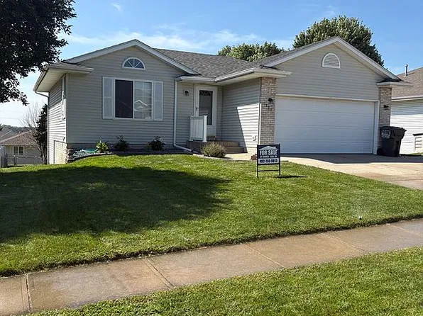 1229 Blue Stem Cir, Norfolk, NE 68701